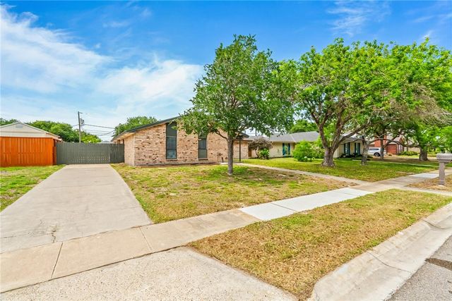 3221 Seafoam Dr, Corpus Christi, TX 78418