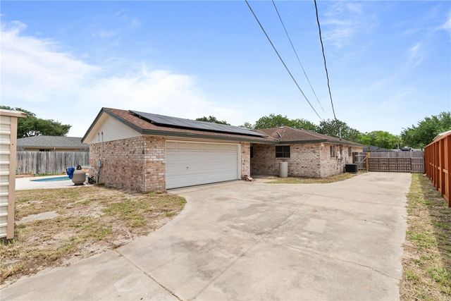 3221 Seafoam Dr, Corpus Christi, TX 78418