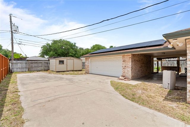 3221 Seafoam Dr, Corpus Christi, TX 78418