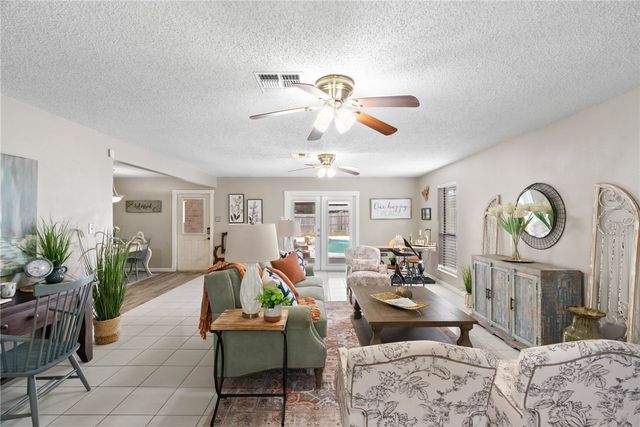 3221 Seafoam Dr, Corpus Christi, TX 78418