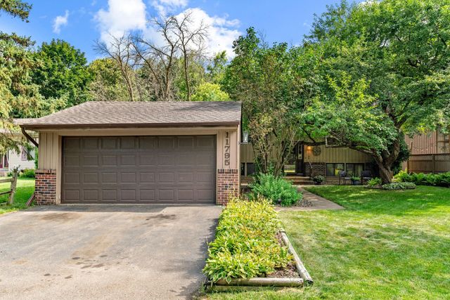 11795 Red Fox Drive, Maple Grove, MN 55369