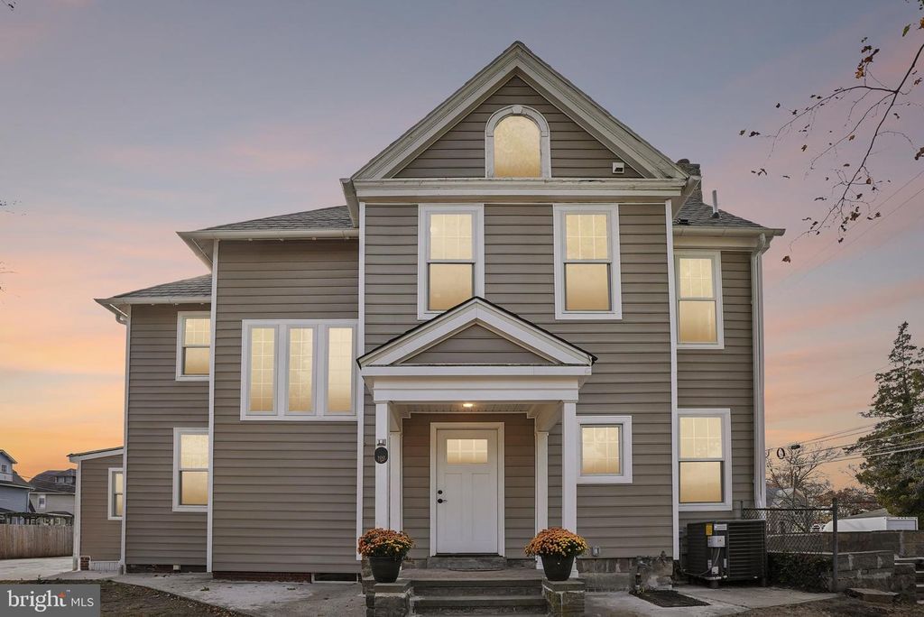 100 W CHESTER PIKE, Ridley Park, PA 19078