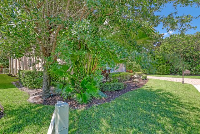 6464 Bellamalfi Street, Boca Raton, FL 33496