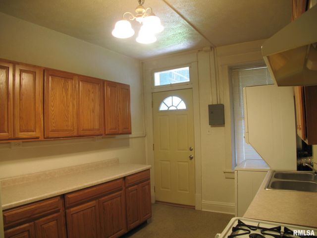 502 NW BRYAN Street, Peoria, IL 61603