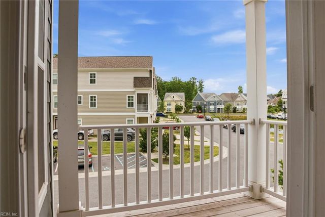 121 Topsail LN, Yorktown, VA 23693