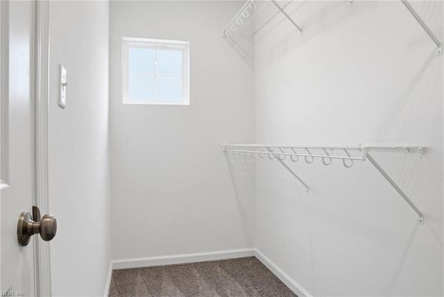 121 Topsail LN, Yorktown, VA 23693