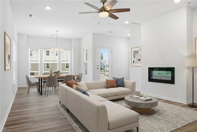 121 Topsail LN, Yorktown, VA 23693