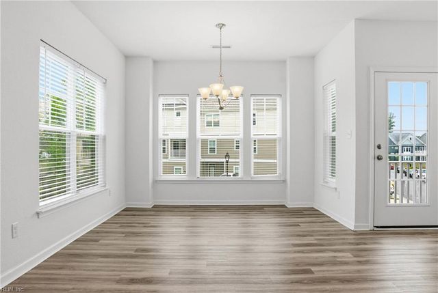 121 Topsail LN, Yorktown, VA 23693