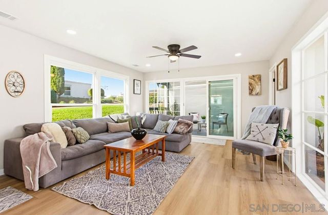 3621 Vista Campana 53, Oceanside, CA 92057