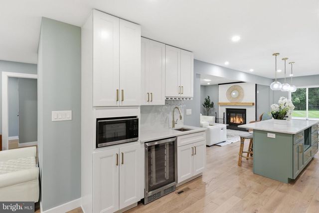 2721 BERRYLAND DR, Oakton, VA 22124