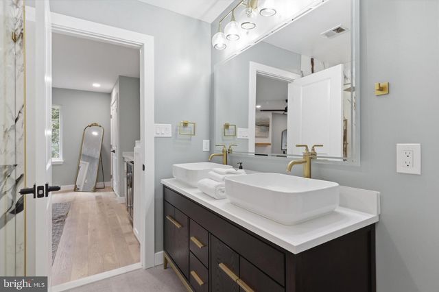2721 BERRYLAND DR, Oakton, VA 22124