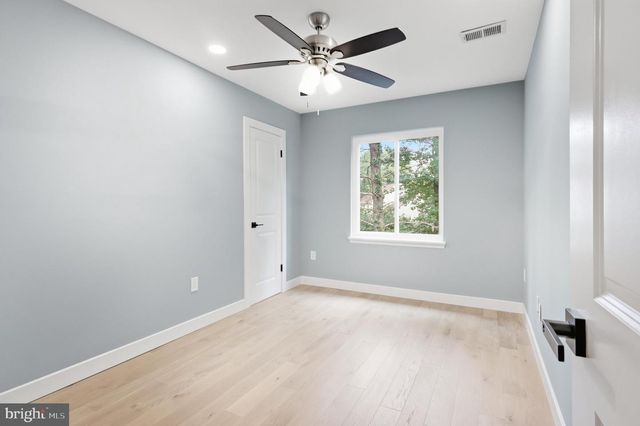 2721 BERRYLAND DR, Oakton, VA 22124