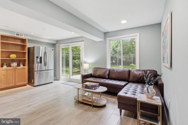 2721 BERRYLAND DR, Oakton, VA 22124
