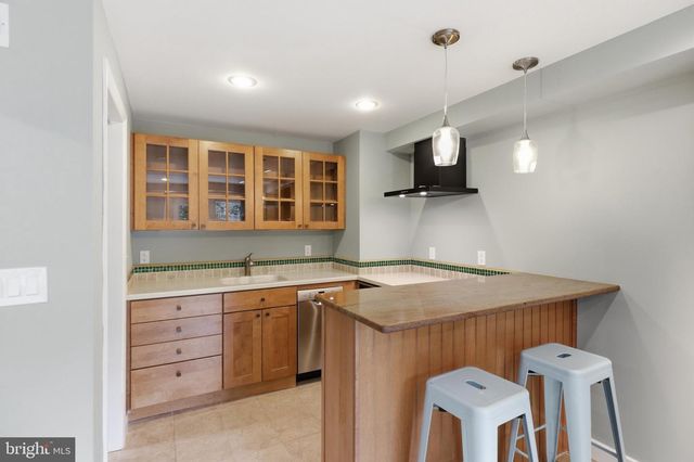 2721 BERRYLAND DR, Oakton, VA 22124