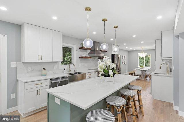 2721 BERRYLAND DR, Oakton, VA 22124