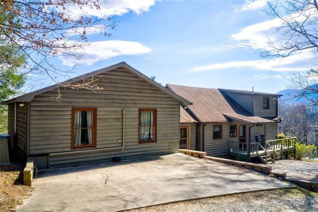 56 Fairview Avenue, Blairsville, GA 30512