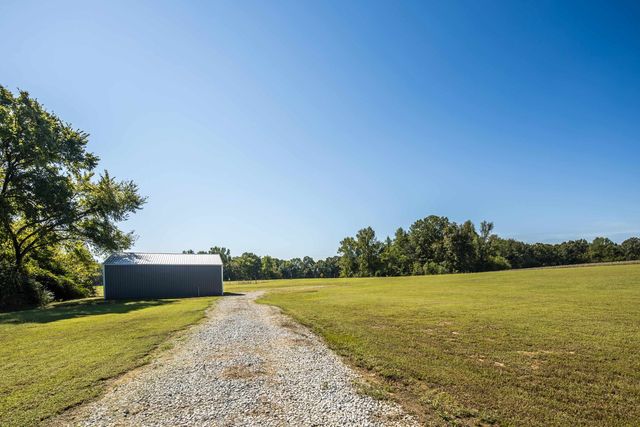 450 SIDES DR, Moscow, TN 38057