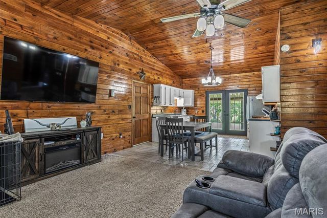 21924 Trogden Road, Farmington, MO 63640