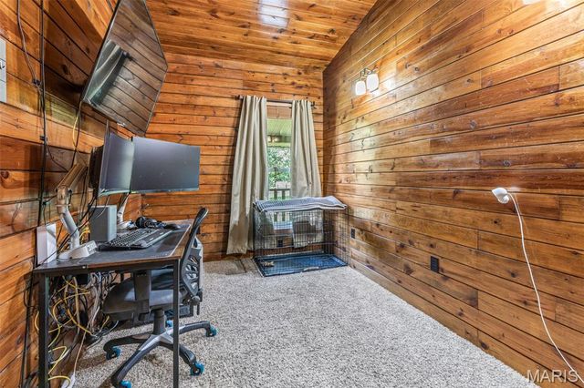 21924 Trogden Road, Farmington, MO 63640