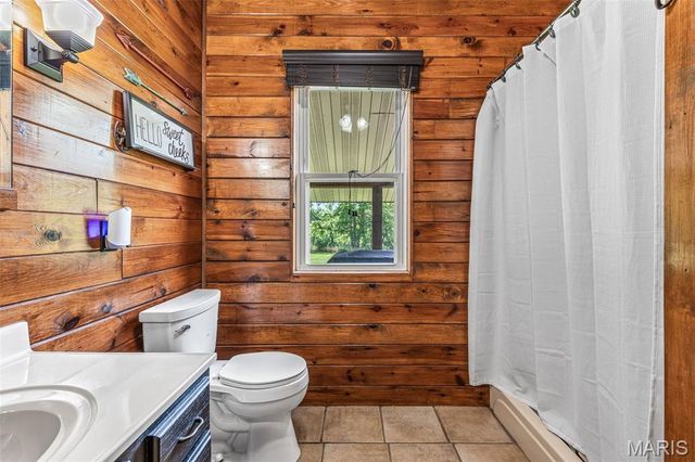 21924 Trogden Road, Farmington, MO 63640