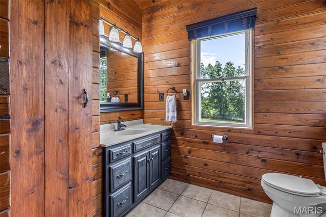 21924 Trogden Road, Farmington, MO 63640