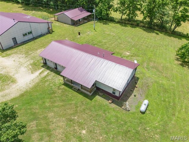21924 Trogden Road, Farmington, MO 63640