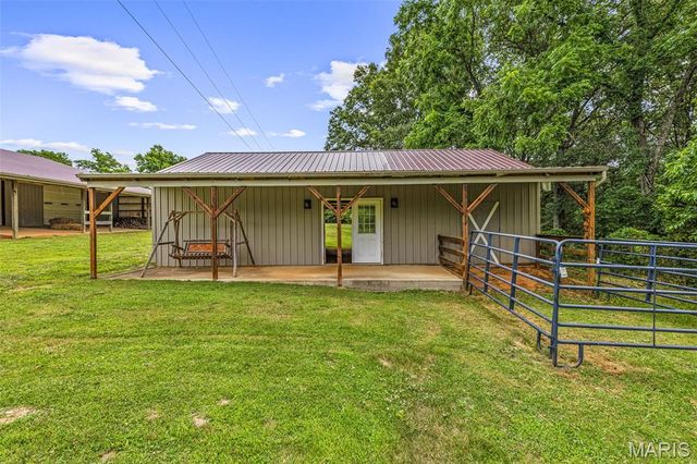21924 Trogden Road, Farmington, MO 63640