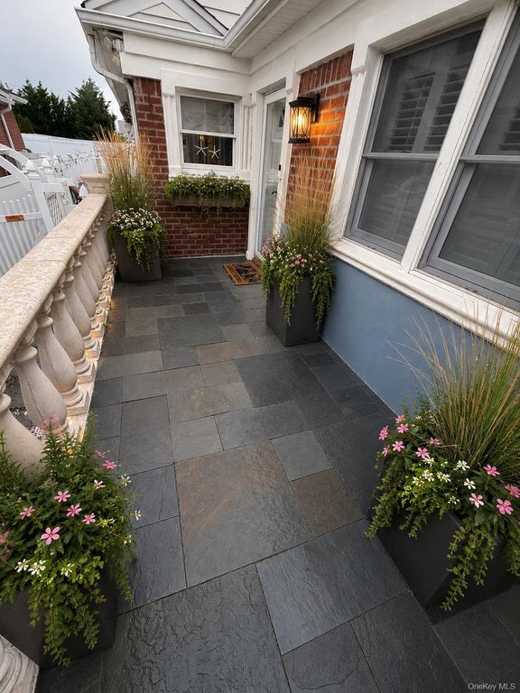 515 Beach 139th Street, Belle Harbor, NY 11694 — photo 2