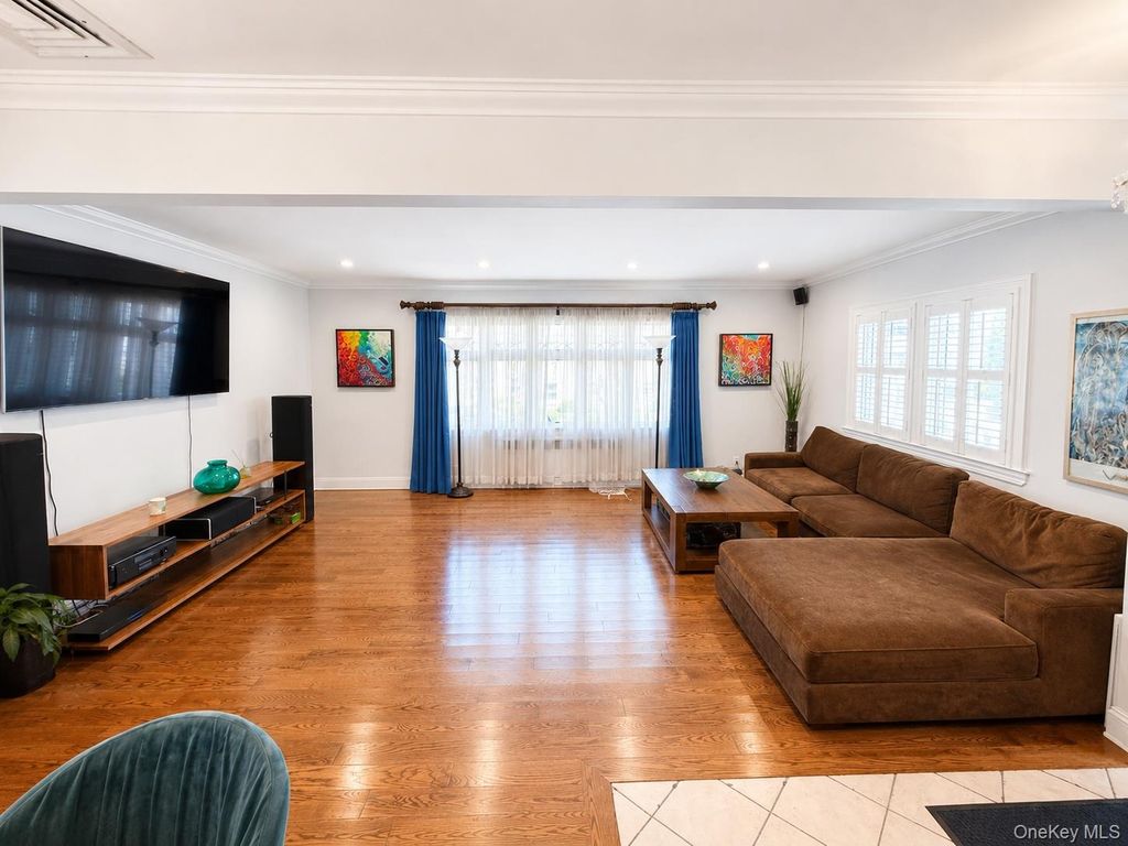 515 Beach 139th Street, Belle Harbor, NY 11694 — photo 4