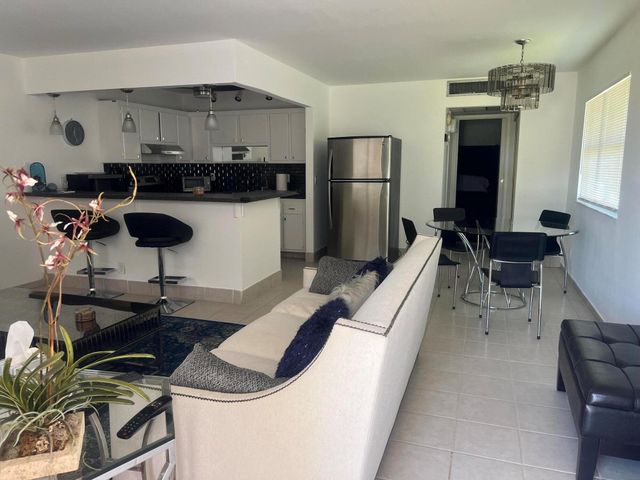 114 Waterford E, Delray Beach, FL 33446