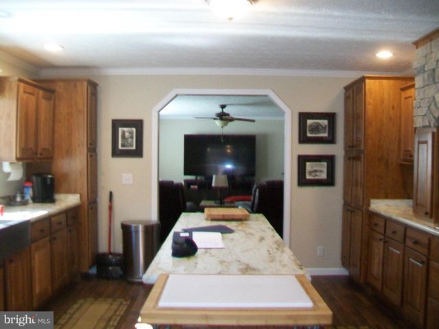 107 TROUT LN, Cabins, WV 26855