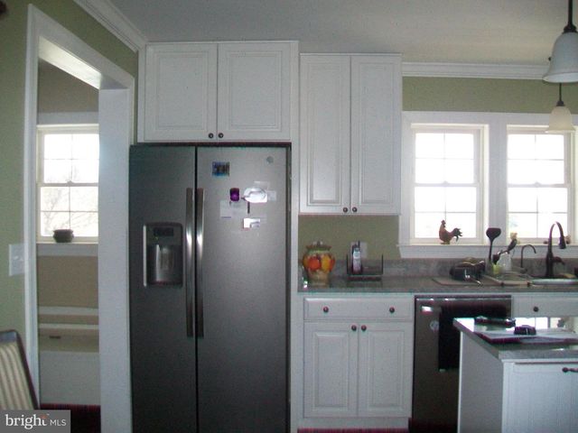 107 TROUT LN, Cabins, WV 26855