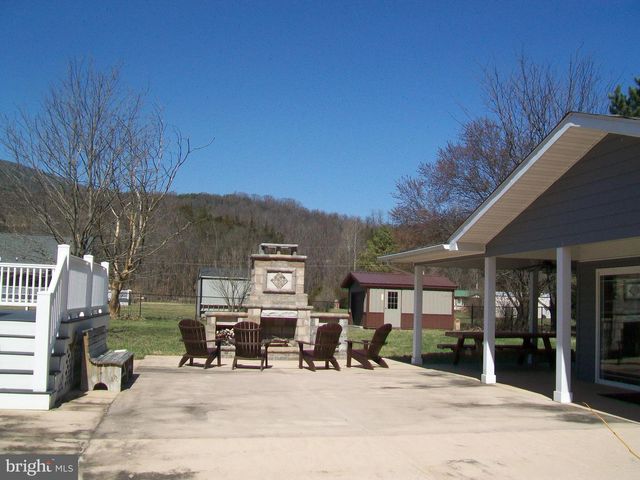 107 TROUT LN, Cabins, WV 26855