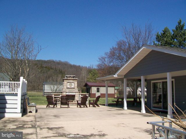 107 TROUT LN, Cabins, WV 26855