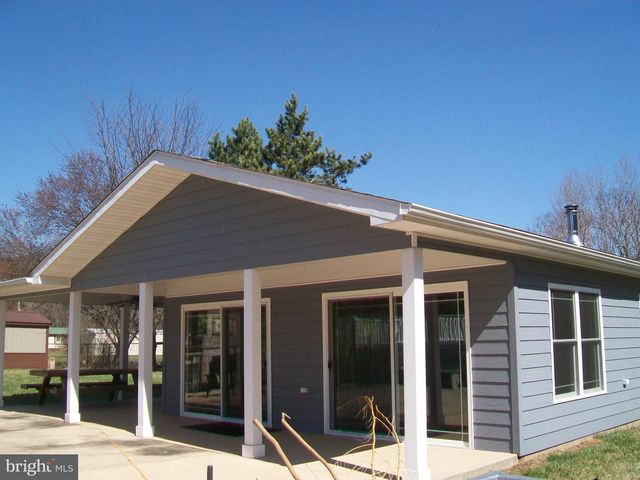 107 TROUT LN, Cabins, WV 26855