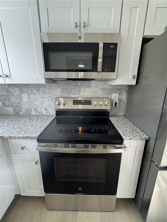 Image 18 of property listing at 3813 42ND STREET W 37, Bradenton, FL 34205