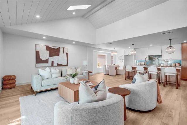5851 Snead, Huntington Beach, CA 92649