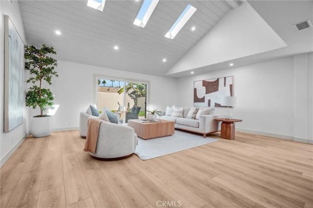 5851 Snead, Huntington Beach, CA 92649