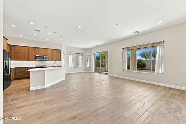 16837 W ALMERIA Road, Goodyear, AZ 85395