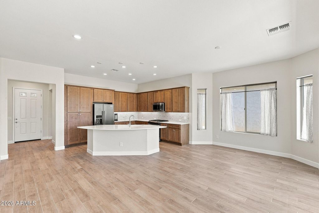 16837 W ALMERIA Road, Goodyear, AZ 85395 — photo 5