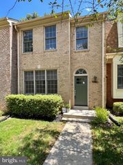 10611 PINE HAVEN TER, North Bethesda, MD 20852
