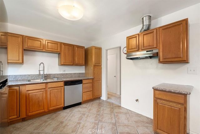 5851 Woodman Avenue, Valley Glen, CA 91401