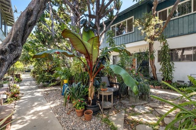 5851 Woodman Avenue, Valley Glen, CA 91401
