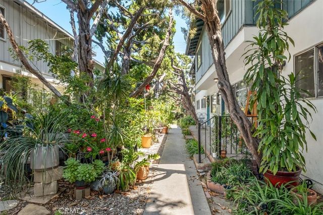 5851 Woodman Avenue, Valley Glen, CA 91401
