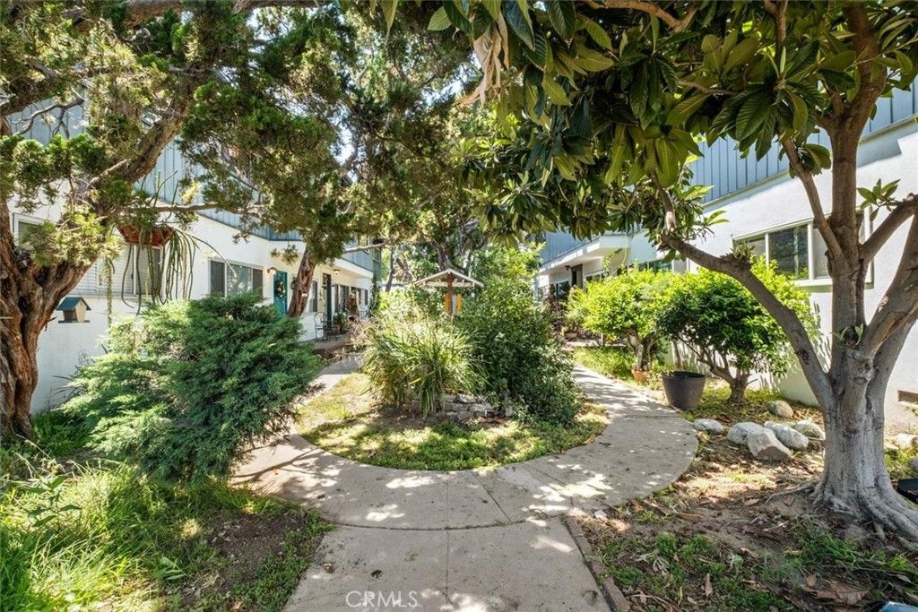 5851 Woodman Avenue, Valley Glen, CA 91401