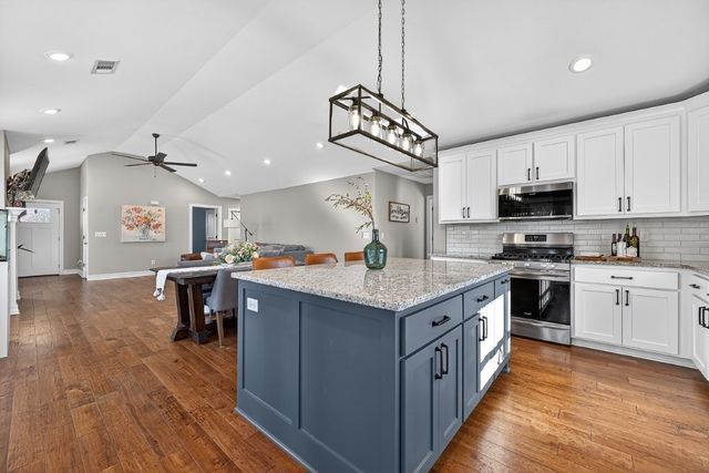 281 Kinross Drive, Bella Vista, AR 72715