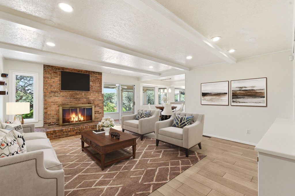 Image 10 of property listing at 8517 Osuna Road NE, Albuquerque, NM 87111