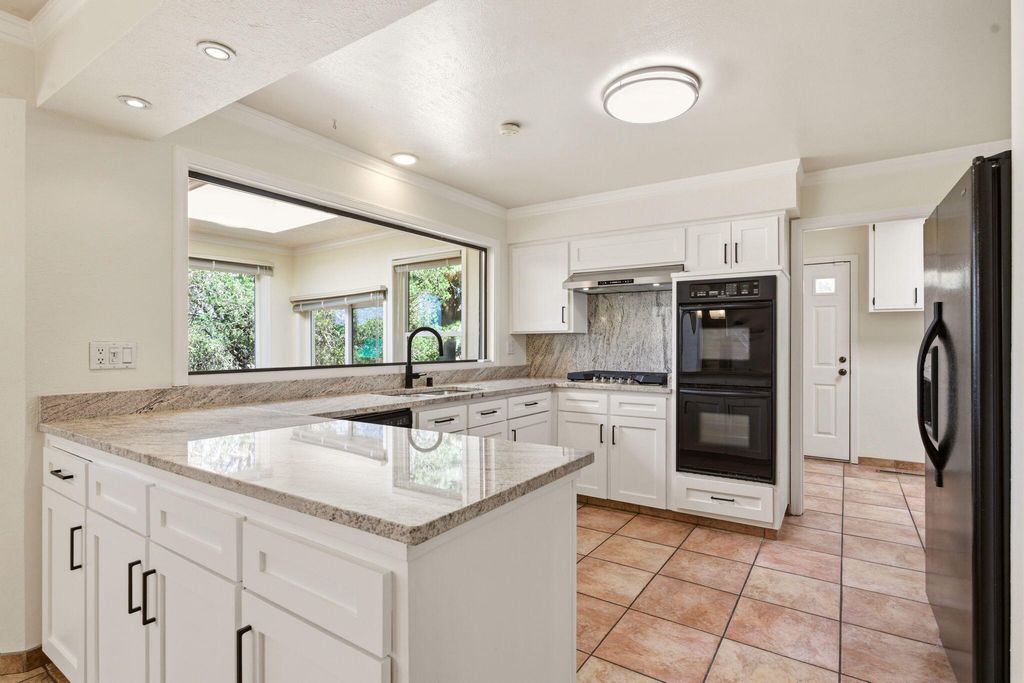 Image 13 of property listing at 8517 Osuna Road NE, Albuquerque, NM 87111