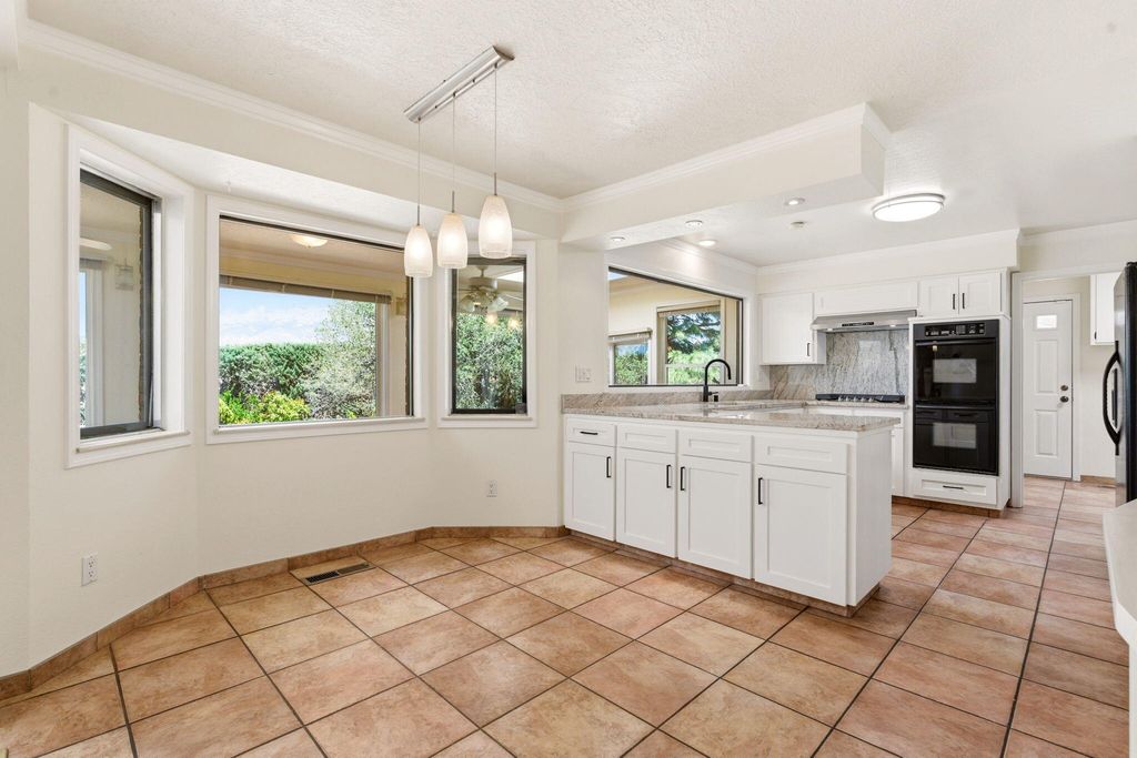 Image 19 of property listing at 8517 Osuna Road NE, Albuquerque, NM 87111