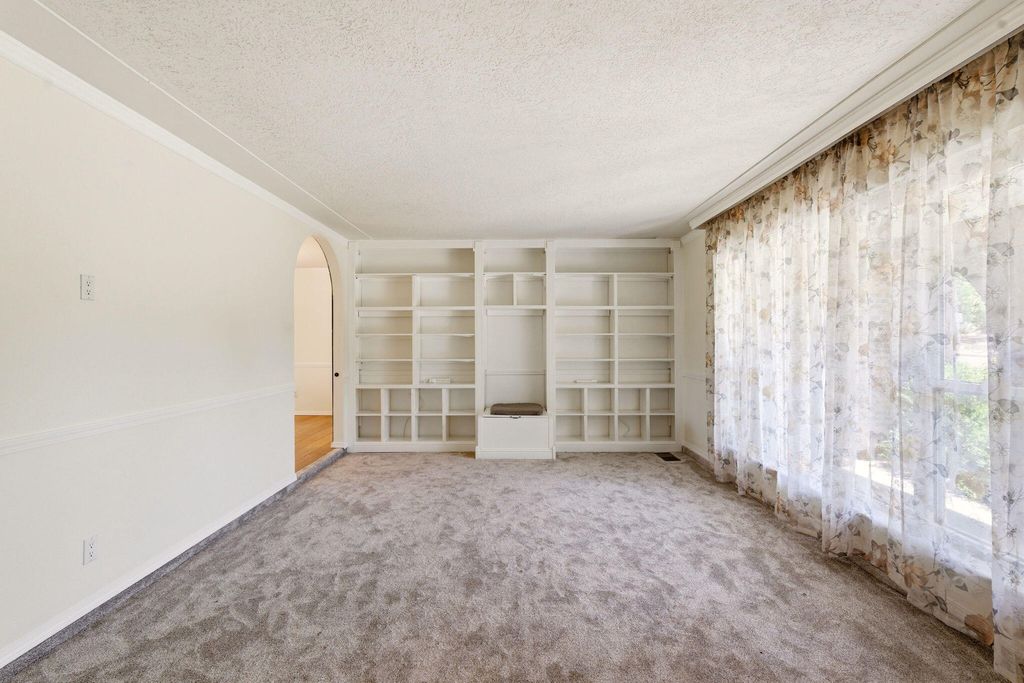 Image 27 of property listing at 8517 Osuna Road NE, Albuquerque, NM 87111